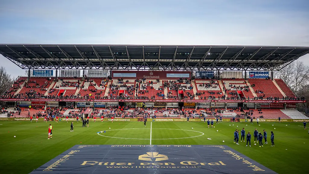 Der-FC-Energie-Cottbus-wird-60-das-feiern-viele-Fans-Archivbild