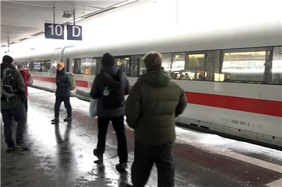 Aufenthaltszug in Hannover schützt Reisende vor Kälte