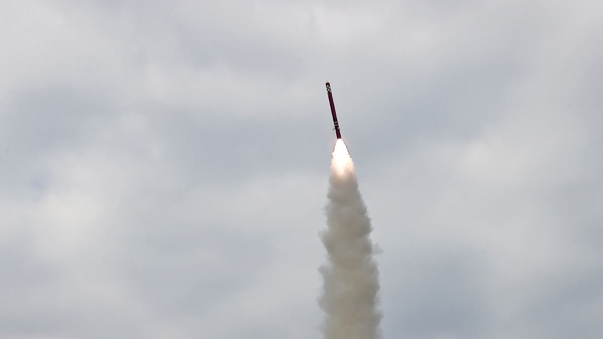 Experte sieht Signal an die USA: Nordkorea feuert ballistische Raketen ab