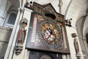 Einzigartiger Zeitmesser: Die astronomische Uhr im Dom. (Foto: Michael Bührke)