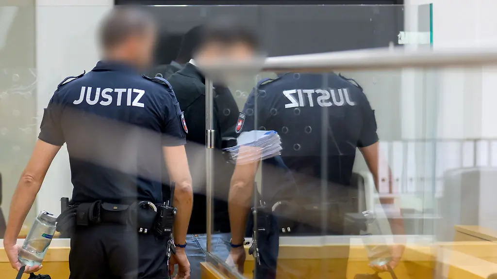 Ein-Staatsanwalt-aus-Hannover-soll-gegen-Geld-eine-international-agierende-Kokain-Bande-mit-Informationen-versorgt-haben-Jetzt-gibt-es-eine-Ueberraschung-im-Verfahren