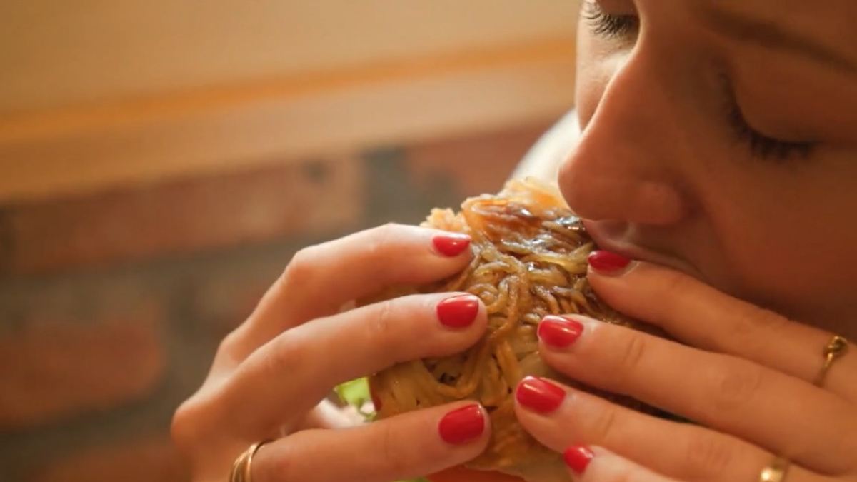 Fastfood im Fokus: Mehr Vergiftungen durchs Essen - diese Regeln helfen