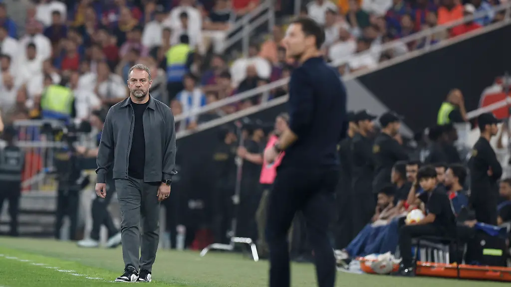 FC-Barcelona-Barca-coach-Hansi-Flick-during-the-Spanish-Super-Cup-final-between-FC-Barcelona-and-Real-Madrid-at-King-Abdullah-Sports-City-stadium-in-Jeddah-Saudi-Arabia-11-January-2026-Super-Cup-of-Spain-Final