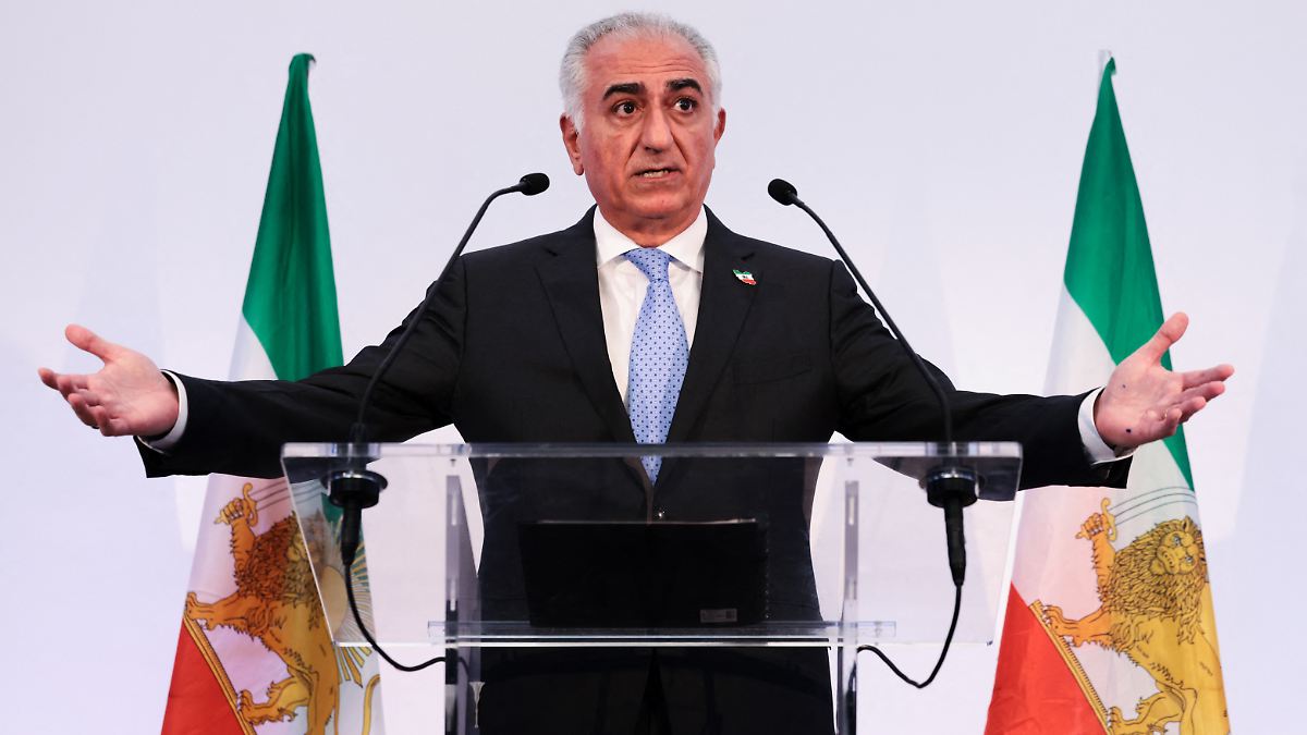 Rückkehr an die Macht?: Welche Rolle Schah-Sohn Reza Pahlavi bei den Protesten im Iran spielt