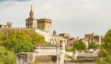 Das Welterbe der Papststadt bildet die imposante Kulisse für die Theaterinszenierungen des Festival d'Avignon. Foto: Hilke Maunder