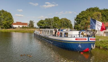 MS L'Impressioniste im Hafen von Escommes. Foto: Hilke Maunder
