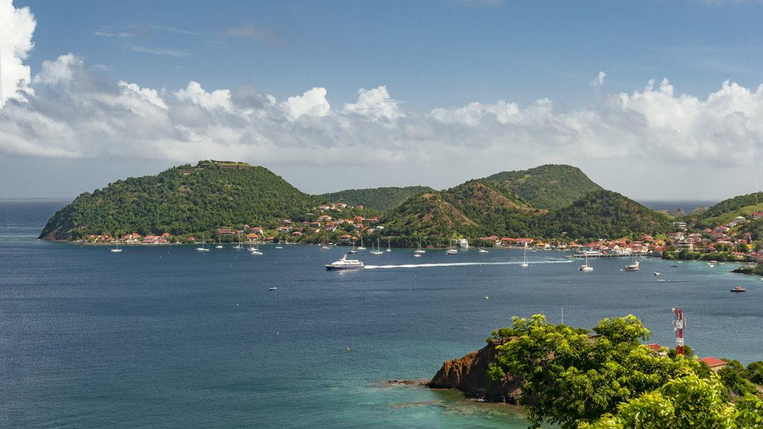 Îles des Saintes: die weite Bucht von Terre-de-Haut. Foto: Hilke Maunder