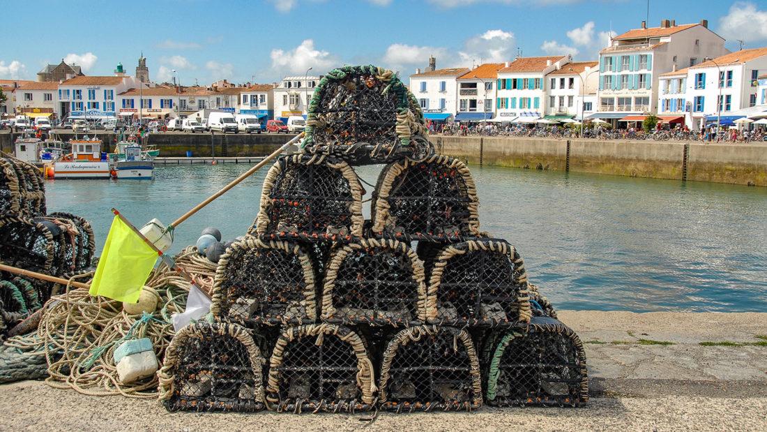 Île d'Yeu: Hummerkörbe im Hafen von Port-Joinville. Foto: Hilke Maunder