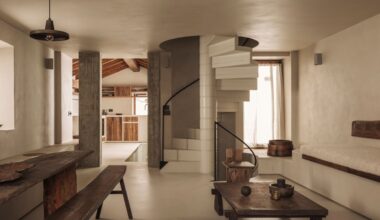 Minimalismus trifft Natur: Dieses idyllische Haus in den Bergen zeigt, wie gut Beton mit Lärchenholz zusammenpasst