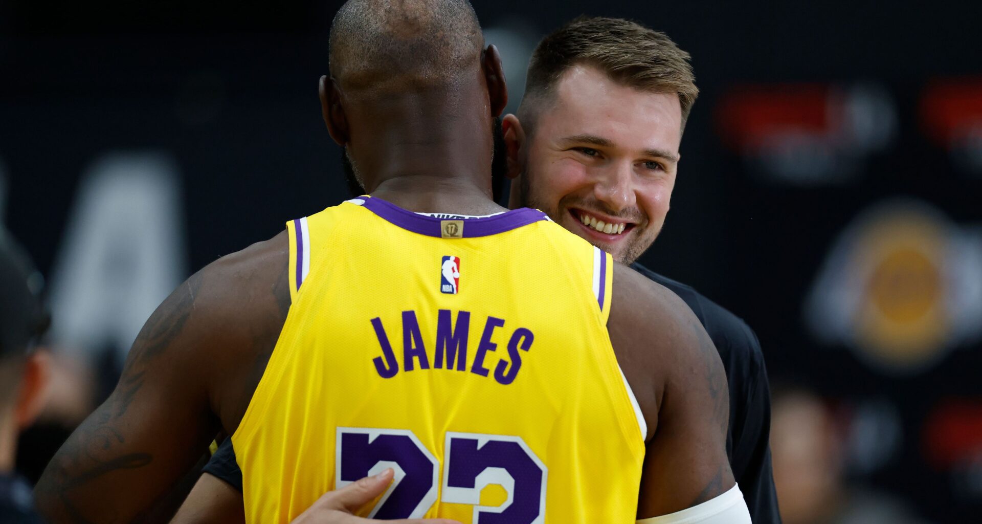 Luka Doncic und Lebron James verhindern Blamage! Superstar-Duo rettet die Los Angeles Lakers - Wembanyama begeistert bei Comeback und verliert trotzdem