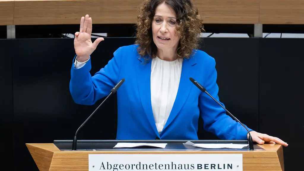 Gruenen-Fraktionsvorsitzende-Bettina-Jarasch-hat-am-Klimapakt-einiges-auszusetzen