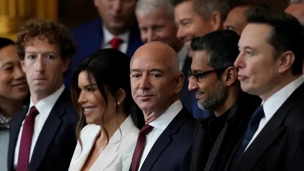 Guests-including-Mark-Zuckerberg-Jeff-Bezos-Sundar-Pichai-and-Elon-Musk-arrive-before-the-60th-Presidential-Inauguration-in-the-Rotunda-of-the-U-S-Capitol-in-Washington-Monday-Jan-20-2025