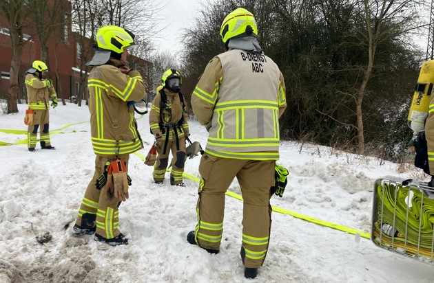 FW Hannover: Leckage an einem Gastank