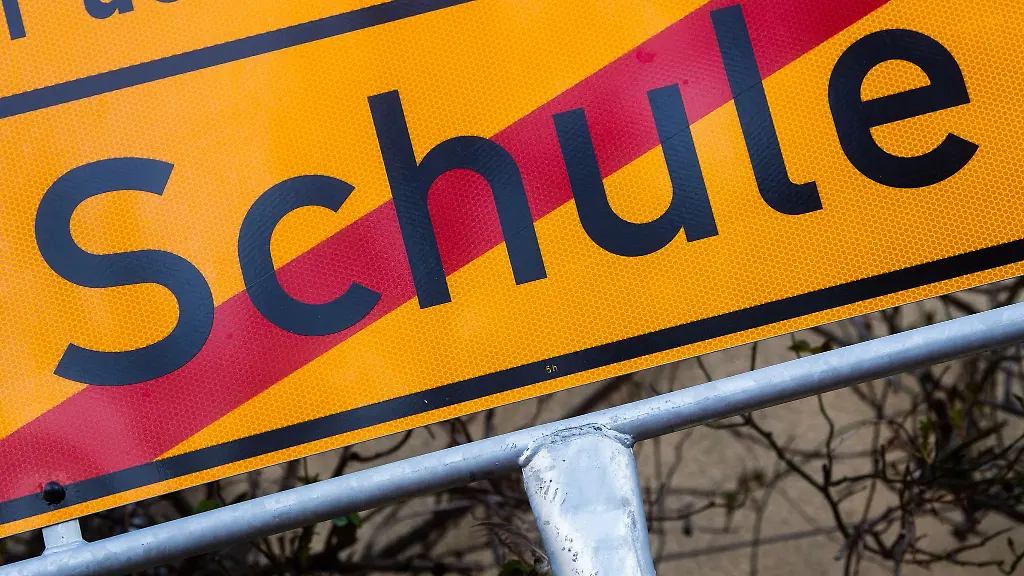 In-zahlreichen-Orten-in-Niedersachsen-faellt-wegen-des-Wetters-die-Schule-aus