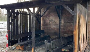 Brand zerstört Obdachlosenunterstand an der Königstorpassage – Stadt prüft Wiederaufbau