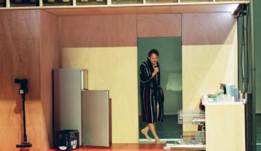 Irgendetwas ist passiert – Volksbühne Berlin – Fabian und Anne Hinrichs mit einer eigenen Pollesch-Fortsetzung