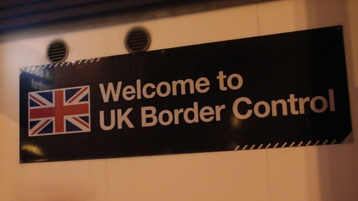 Keine Erlaubnis, keine Reise: UK setzt ab Februar 2026 neue digitale Reisegenehmigungsregeln durch