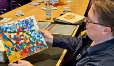 Angelo Kelly "packt" bei optimal media in Röbel selbst mit an » Wir sind Müritzer