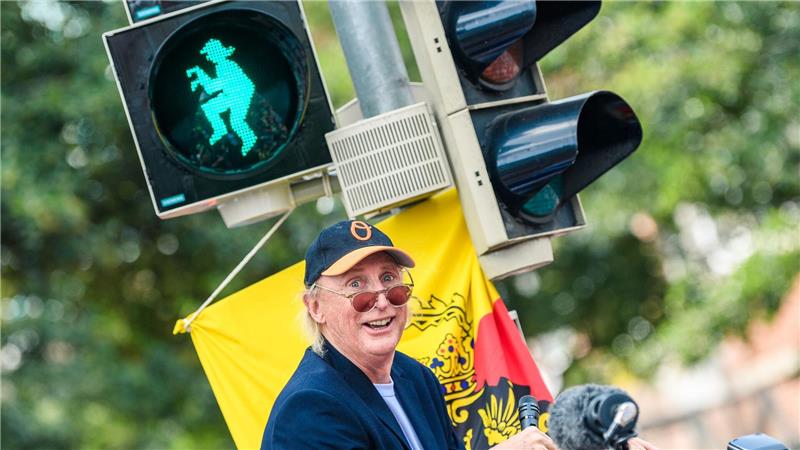 Komikers Otto Waalkes bei der Einweihung der Otto-Ampel in seiner Geburtsstadt Emden. (Archivbild)