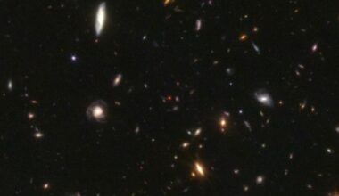 Wachsende Monster: Rätsel der roten Punkte im frühen Universum womöglich gelöst