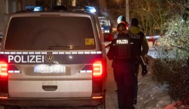 Mann mit einem Messer schwer verletzt