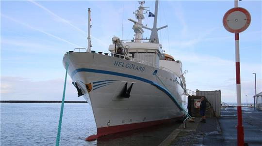 MS "Helgoland" fährt erst am Freitagnachmittag wieder von Cuxhaven nach Helgoland. Die Witterung verordnet eine Zwangspause.