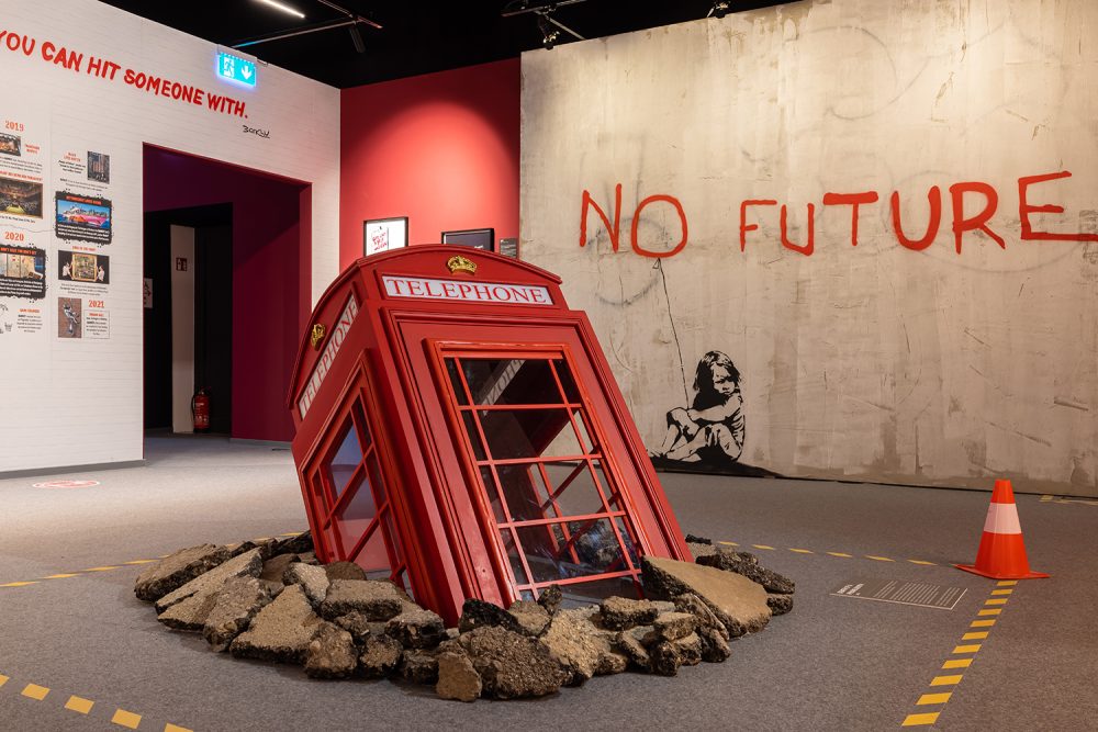 Großes Mysterium, große Straßenkunst: Banksy-Ausstellung in Dresden - DAWO!