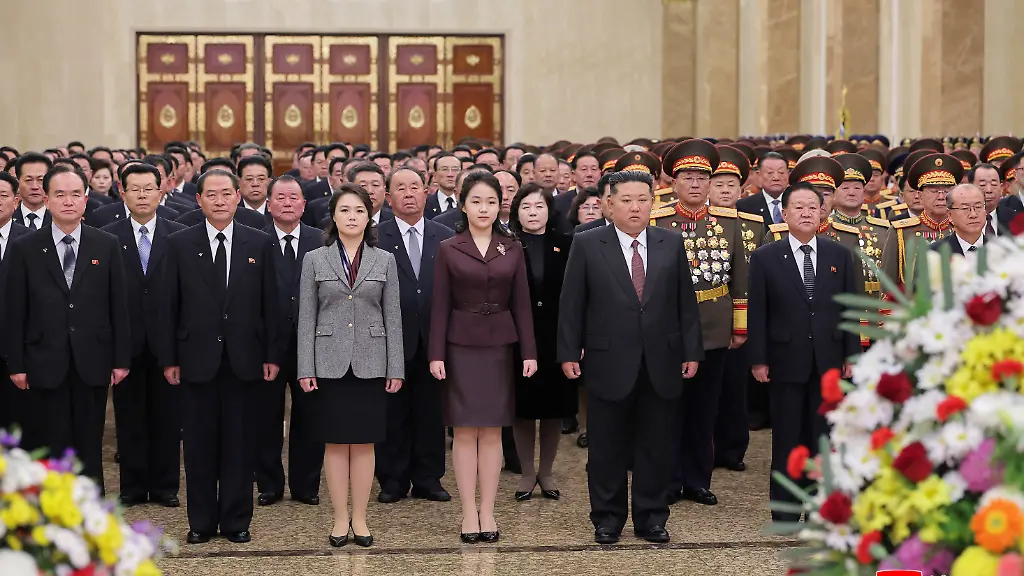 North-Korean-leader-Kim-Jong-Un-his-wife-Ri-Sol-Ju-and-their-daughter-Kim-Ju-Ae-visit-the-Kumsusan-Palace-of-the-Sun-to-mark-the-New-Year-in-Pyongyang-North-Korea-in-this-picture-released-by-North-Korea-s-official-Korean-Central-News-Agency-on-January-1-2026-KCNA-via-REUTERS-ATTENTION-EDITORS-THIS-IMAGE-WAS-PROVIDED-BY-A-THIRD-PARTY-REUTERS-IS-UNABLE-TO-INDEPENDENTLY-VERIFY-THIS-IMAGE-NO-THIRD-PARTY-SALES-SOUTH-KOREA-OUT-NO-COMMERCIAL-OR-EDITORIAL-SALES-IN-SOUTH-KOREA
