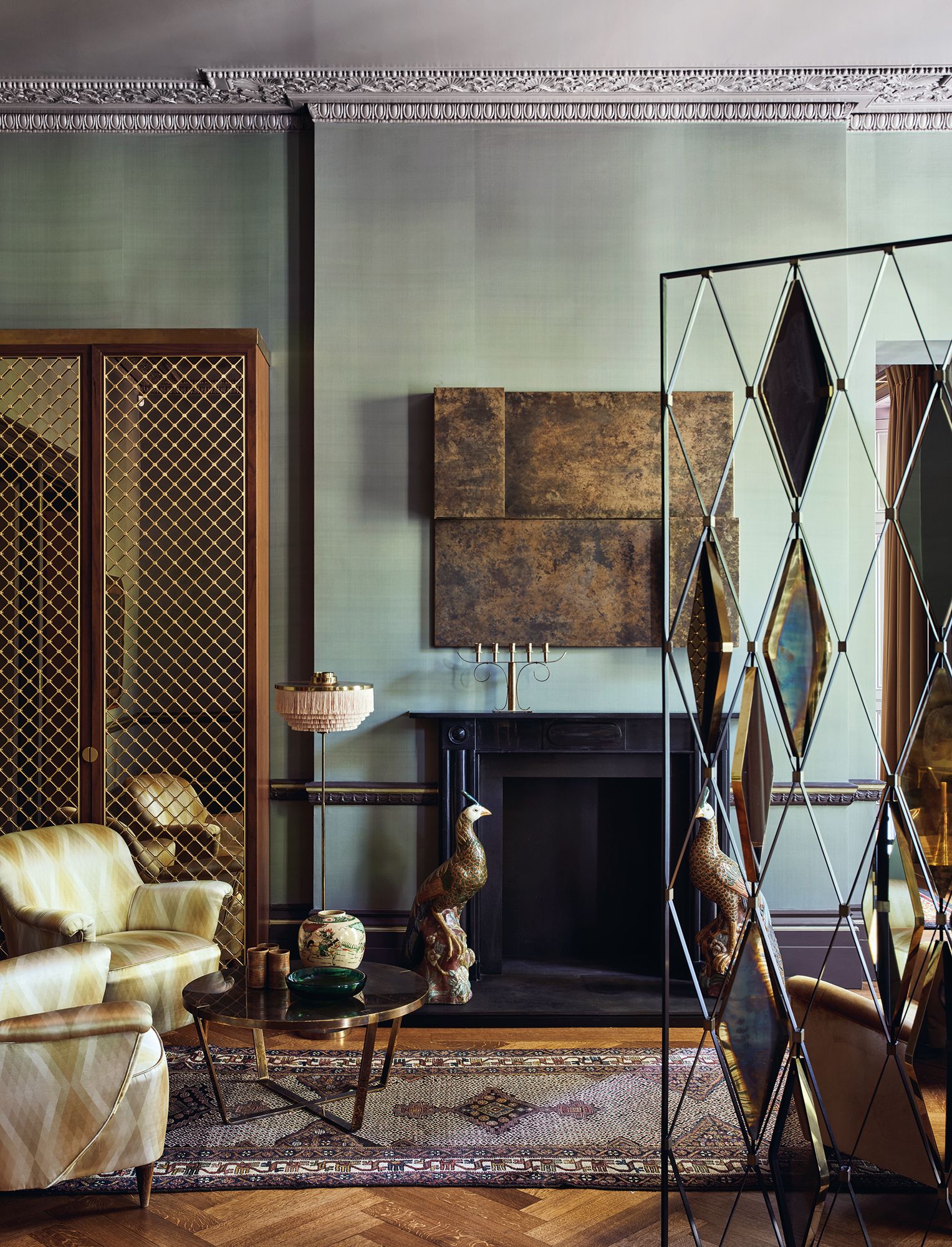 LoungeEcke des Esszimmers Paravent und Schrank von Dimoremilano