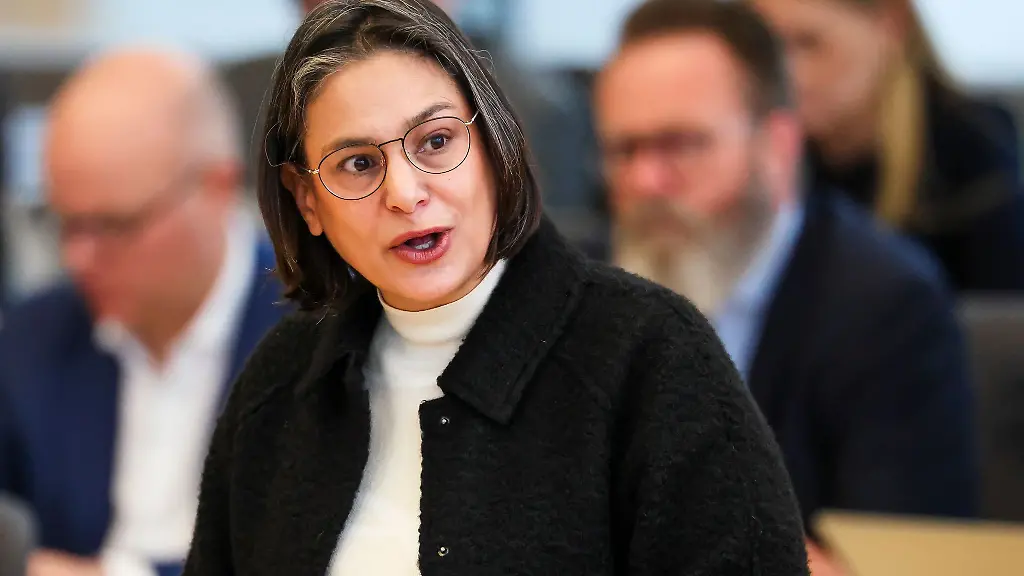 Oppositionsfuehrerin-Midyatli-wirft-Regierung-schwere-Fehler-in-der-Bildungspolitik-vor