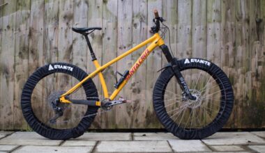 Granite Design Crust: Reifen-Überzieher gegen das Schlammbad