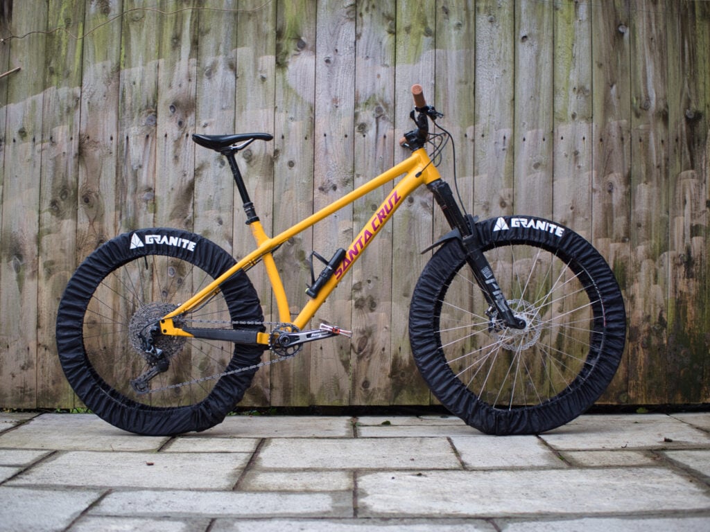 Granite Design Crust: Reifen-Überzieher gegen das Schlammbad