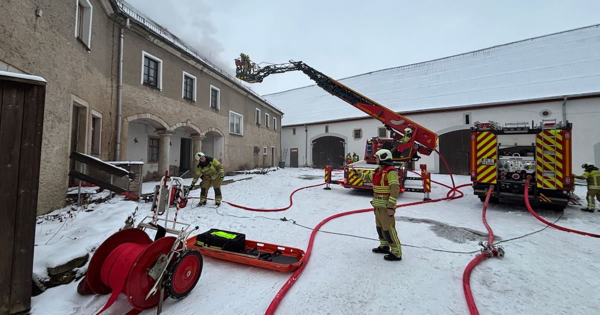 Feuer in Dachstuhl in Dresden-Pennrich ausgebrochen