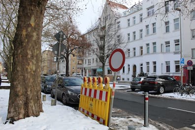Anwohnerparken in der Südstadt (Geibelstraße): Eine Betroffene kritisiert fehlende Alternativen während der Sanierung.