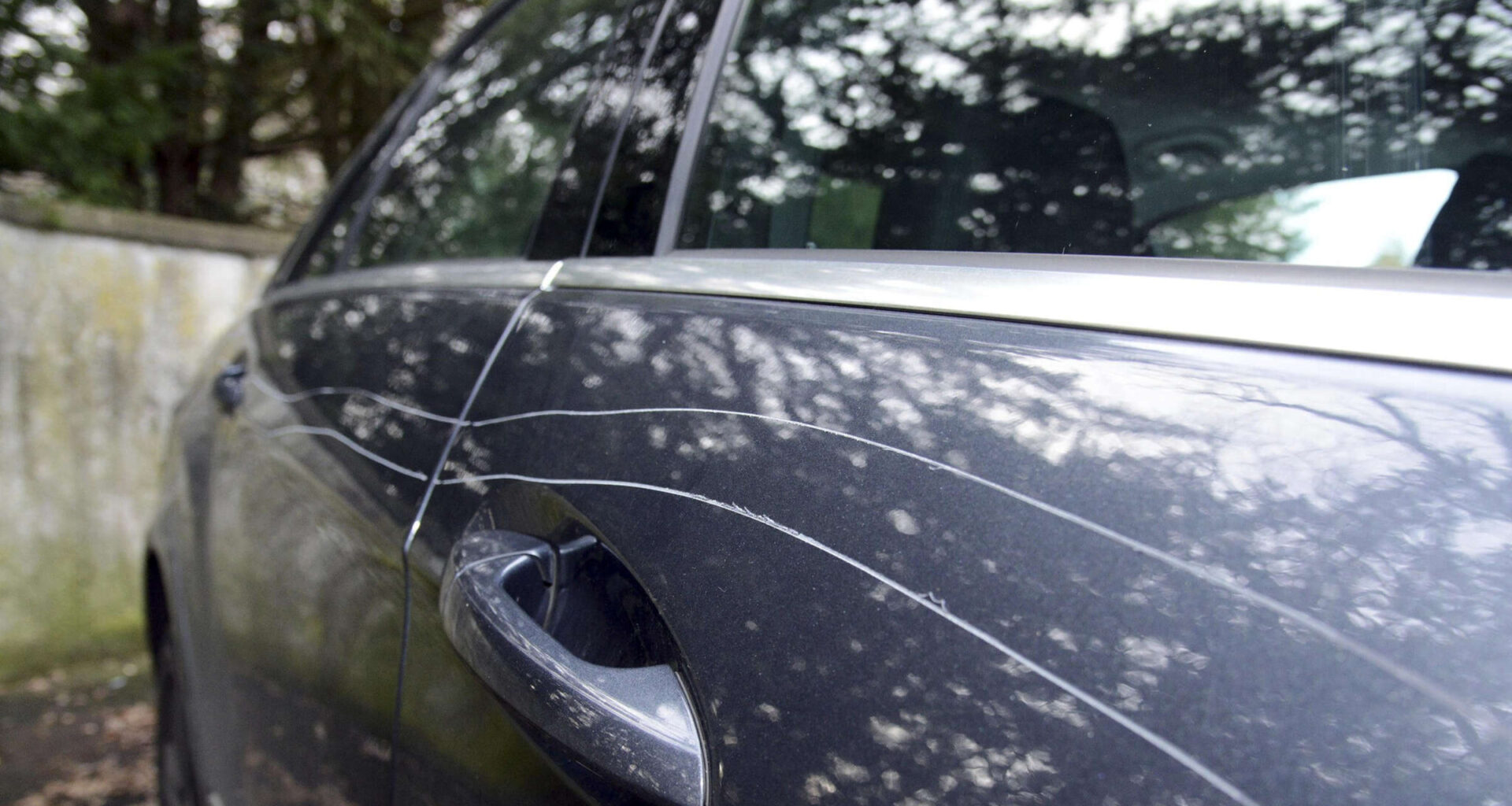 Mutterstadt: Mehrere Pkw in der Karl-Marx-Straße beschädigt – Polizei sucht Zeugen