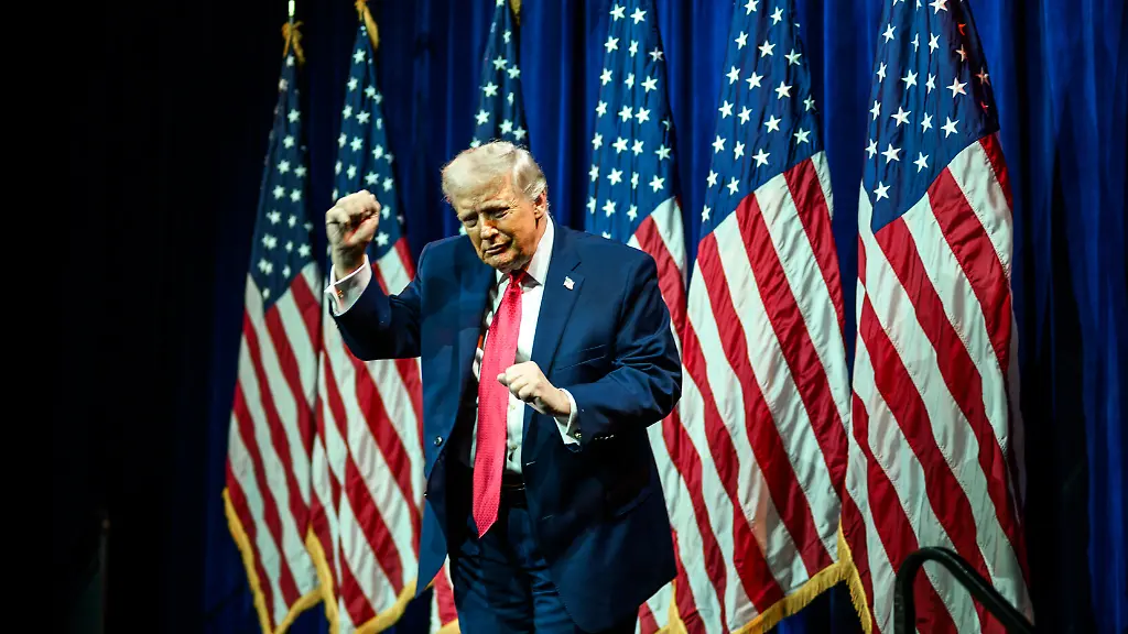 President-Donald-Trump-departs-the-Donald-J-Trump-John-F-Kennedy-Center-for-the-Performing-Arts-in-Washington-D-C-Tuesday-January-6-2026-en-route-the-White-House