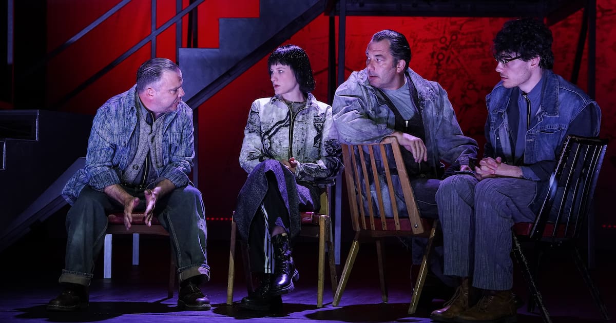 Feuer im Schauspielhaus Kiel: Zuschauer muss evakuiert werden