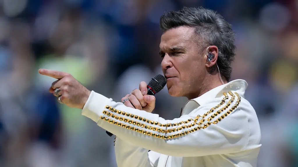 Robbie-Williams-tritt-im-Juli-2025-vor-dem-Endspiel-der-Klub-Weltmeisterschaft-im-MetLife-Stadium-auf-Britpop-heisst-sein-neues-Album