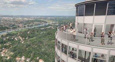So soll der Fernsehturm nach der Sanierung aussehen.