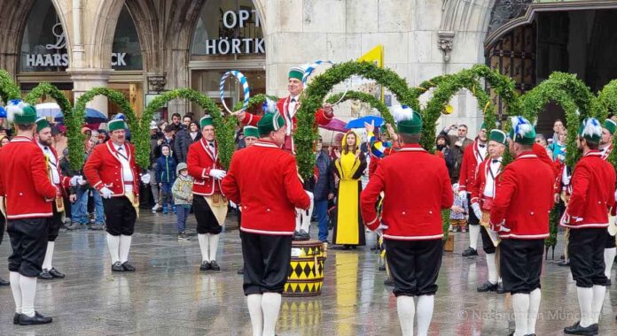 Der Original Münchner Schäfflertanz am 06.01.2026 auf dem Marienplatz München