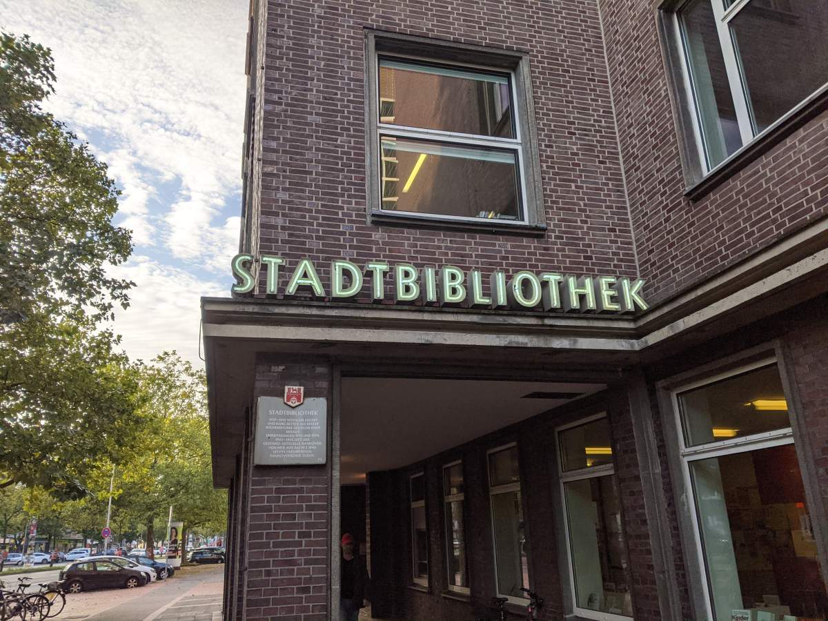 Stadtbibliothek aufgeschlossen: „Der große Conti-Atlas für Kraftfahrer“