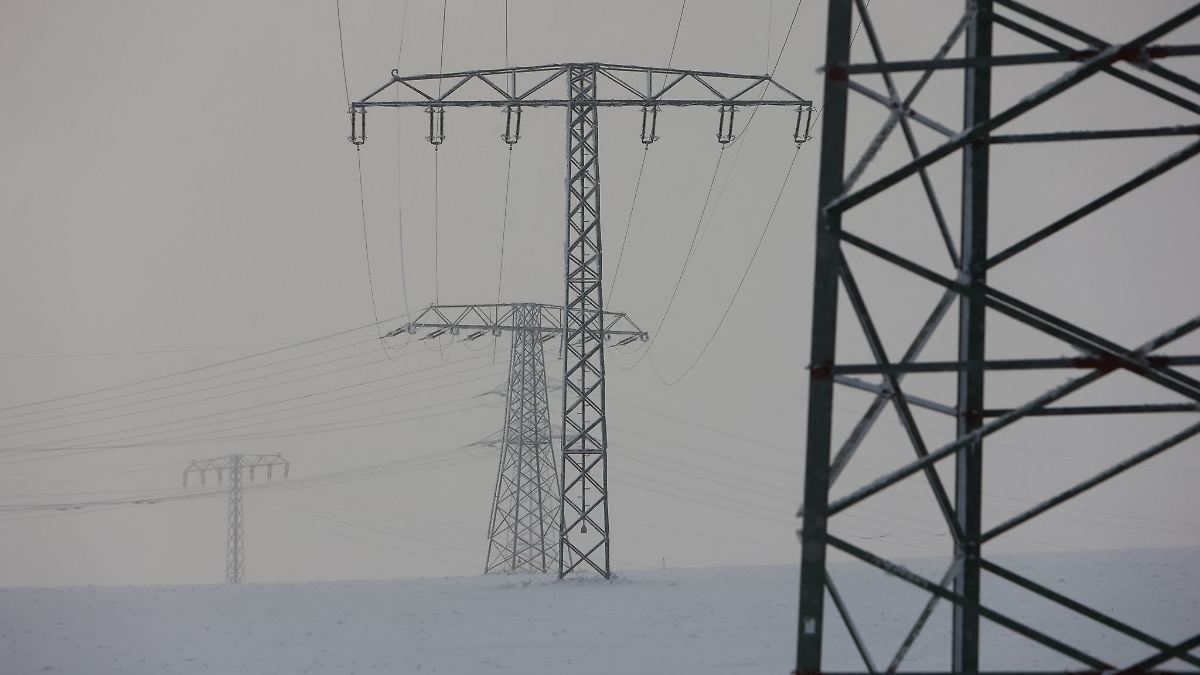 Niedersachsen & Bremen: Stromnetz: Avacon verstärkt wegen Sturm die Bereitschaft