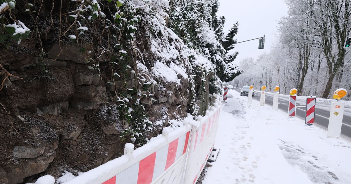 Hang gerät ins Rutschen- Sperrung auf der Remscheider Straße