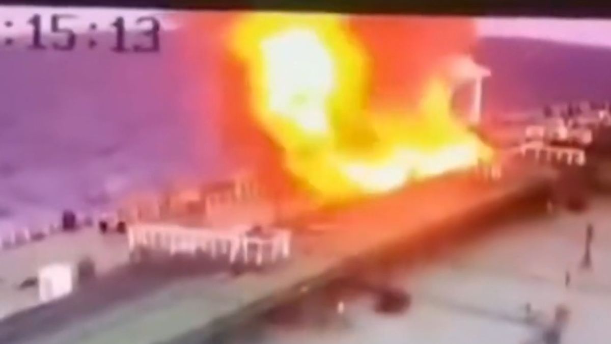 Drohnen an Russlands Küste: Ukraine attackiert Öl-Tanker - Video zeigt Einschlag