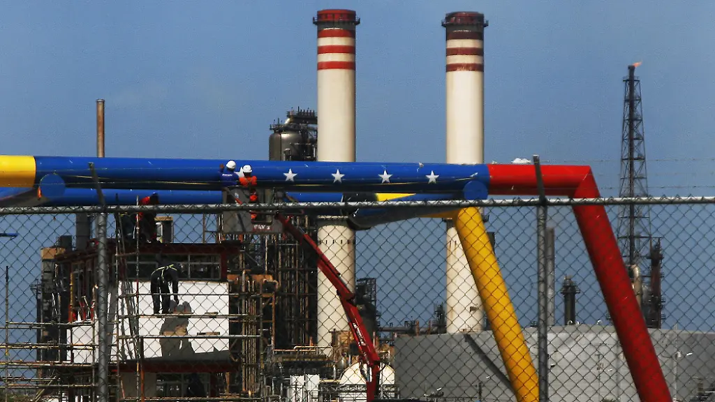 The-catalytic-cracker-at-Amuay-Venezuela-s-largest-refinery-has-been-halted-for-repairs-for-at-least-a-week-Amuay-and-the-Cardon-refinery-make-up-the-Paraguana-Refining-Center-CRP-the-largest-in-the-oil-country-with-the-capacity-to-convert-955-000-barrels-per-day-of-crude-on-March-13-2023-in-Paraguana-Venezuela