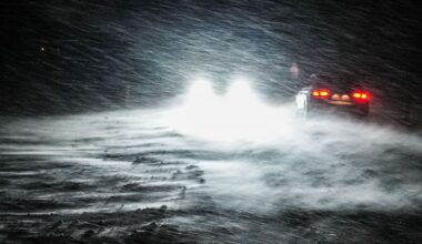 Lufthansa streicht Flüge, erster Kreis setzt Präsenzpflicht an Schulen aus