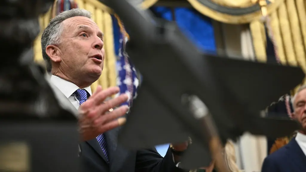 US-Special-Envoy-to-the-Middle-East-Steve-Witkoff-speaks-after-US-President-Donald-Trump-signs-the-Great-American-Recovery-Initiative-aimed-at-combating-addiction-and-substance-abuse-in-the-Oval-Office-of-the-White-House-in-Washington-DC-on-January-29-2026