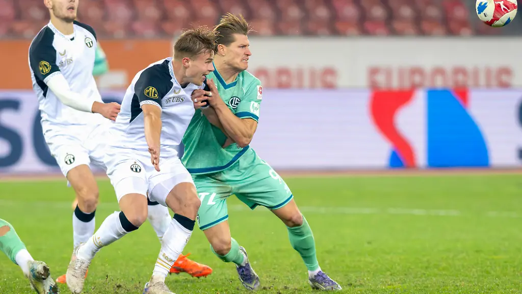 V-l-n-r-David-Vujevic-Ilan-Sauter-FCZ-Kevin-Behrens-FCL-FC-Zuerich-FC-Lugano-Super-League-Fussball-17-12