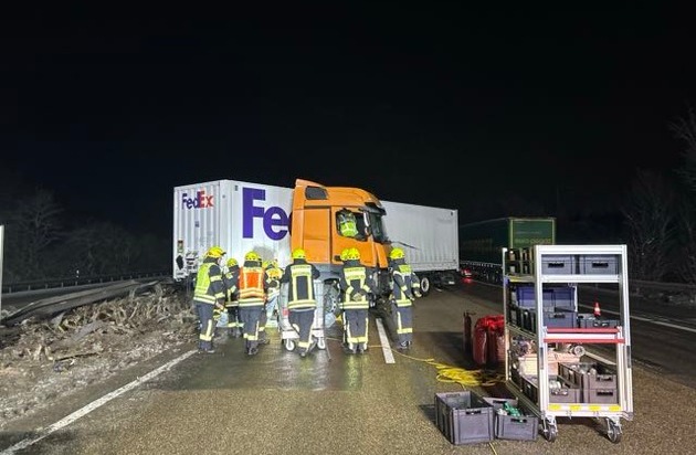 POL-WI: Verkehrsunfallflucht mit Personenschaden, querstehender Sattelzug, Gemarkung ...