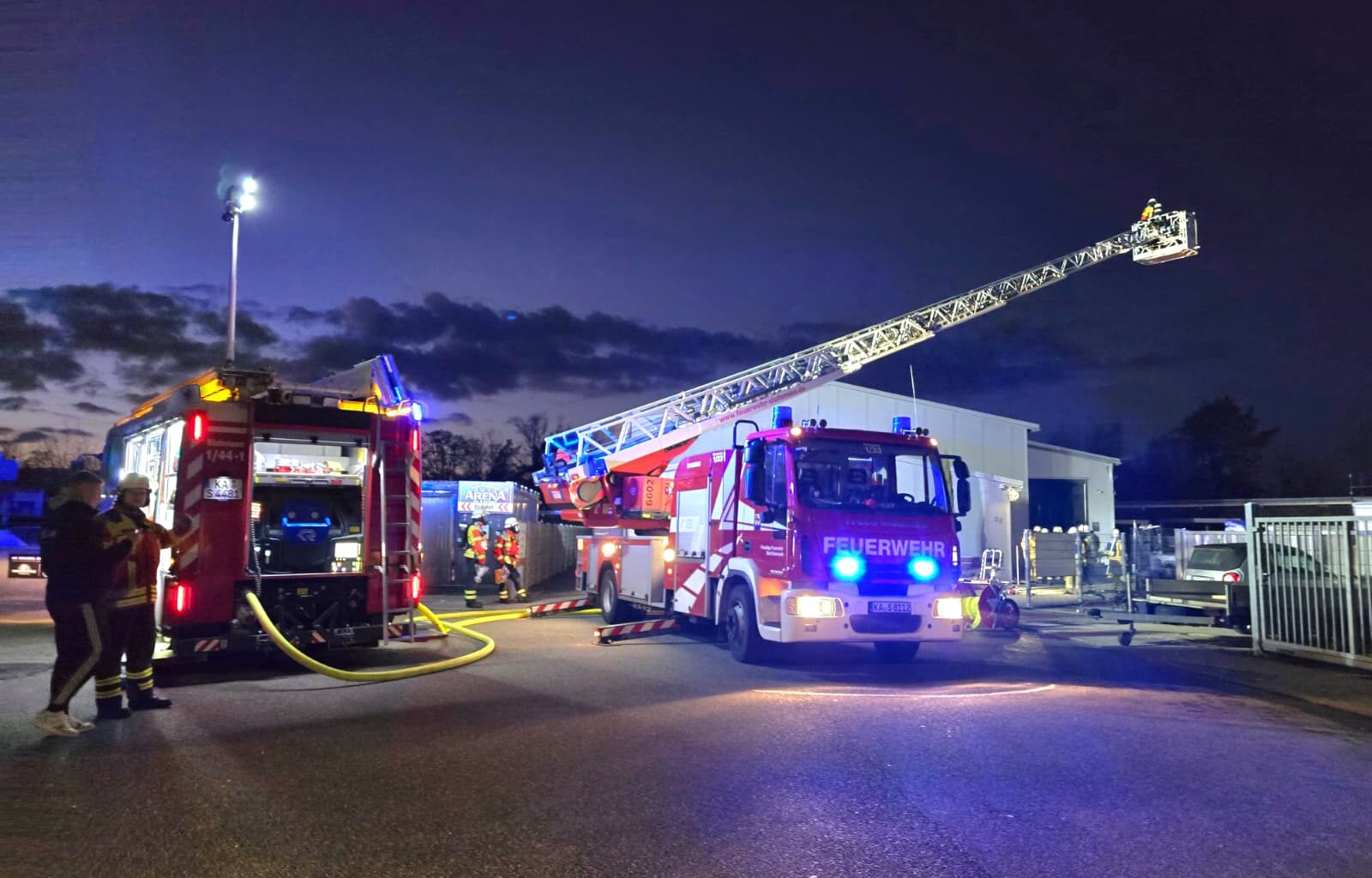 Brand im Blankenlocher Gewerbegebiet | meinstutensee.de